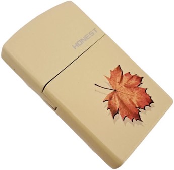 Elegant seje lighter med ahornblad. Efterårsflair i lommen