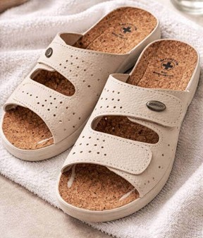 Ergonomiske beige sundhedssandaler dame med korksål og velcro