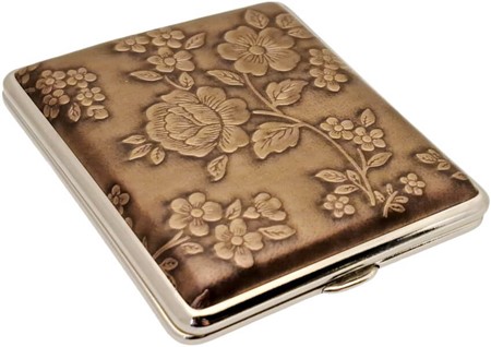 FØDSELSDAGSGAVE TIL HENDE. Lyngfarvet cigaretetui med blomster