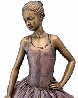 GAVE TIL EN BALLERINA. Attraktiv ballerina figur til stue dekoration