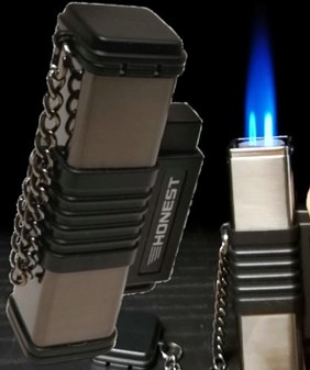 BILLIGE FAR GAVER. Super stormlighter med stærk tre flammer