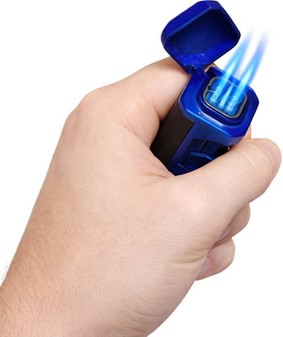 Stormlighter Blå-Sort. Perfekt Flamme i Hverdag og Eventyr