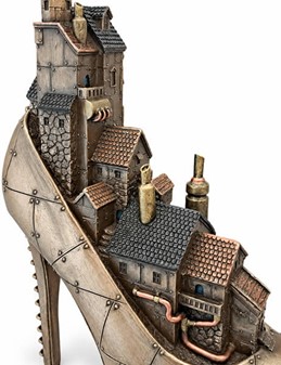 Steampunk sko-skulptur – Fantastisk by møder victoriansk maskineri