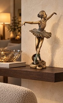 BALLERINA FIGUR. Billig dekoration til hjemmet i form smuk bronzefigur