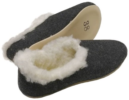 DAME SUTSKO. Meget lette hjemmesko, lavet af sort filt. Kun 139 kr