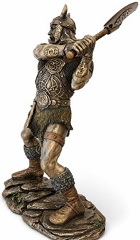 Viking figur. Bronzefigur af mægtige kriger, der svinger sin økse