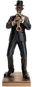 GAVE TIL MUSIKER. Flot bronzefigur af Jazz klarinettist. Reol pynt