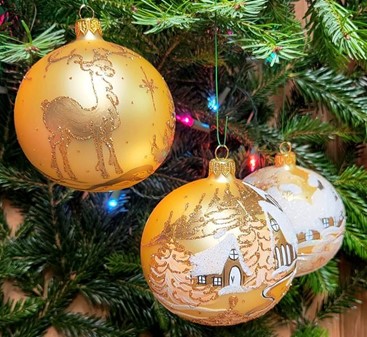 Juletræspynt. Flotte julekugler glas guld med julemotiver. Ø 10cm 6stk