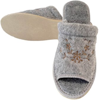 Filt dame tøfler med broderi. Hygge med stil til næsten ingenting