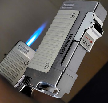 Flamme og elegance. Den ultimative stormlighter gas venter på dig