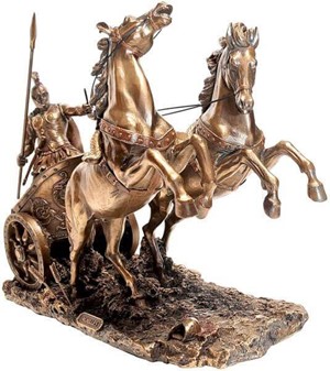GAVEN TIL HAM PÅ 60.  Smuk bronze figur af Achilleus i sin stridsvogn
