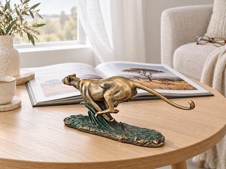 Bronze figur af gepard på flugt. Fænomenal pynt til hjemmet og kontor
