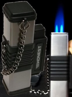 DEN PERFEKTE GAVE. Enestående tre brændere stormlighter til rygere