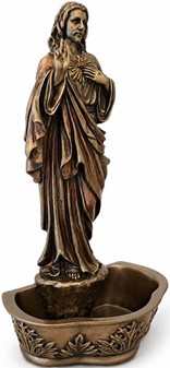 Enestående Jesus-figur med døbefont. Skønhed og hengivenhed på én gang
