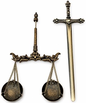 Eksklusiv Justitia figur. Perfekt gave til jurister og nyuddannet