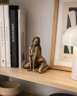 GAVEIDEER TIL MÆND. Flot Veronese bronze figur af en nøgen kvinde