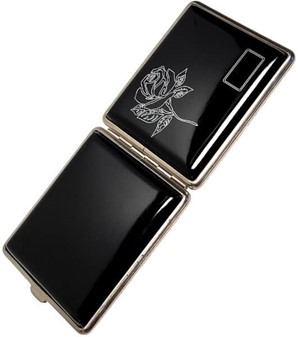 PERFEKTE GAVE TIL HENDE. Sort metal Vom Hofe cigaretetui med hvid rose