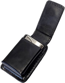 Oplev kraften i elegance. Den ultimative stormlighter med læderetui