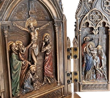 JESU KORSFÆSTELSE. Flot, tredelt Triptykon fra Veronese samling