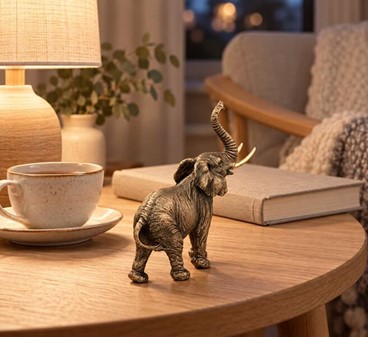 Elefantfigur Bronze. Smuk dekoration, symbol på lykke og velstand