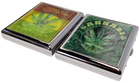 ÅRSDAGS GAVE TIL HAM. Cigaretetui med hologrammer. 20 stk cigaretter