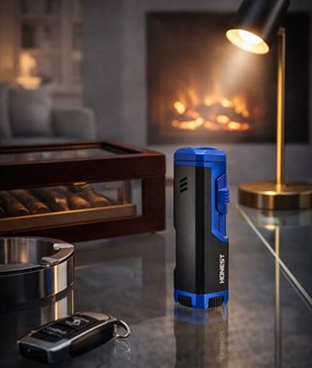 Stormlighter Blå-Sort. Perfekt Flamme i Hverdag og Eventyr