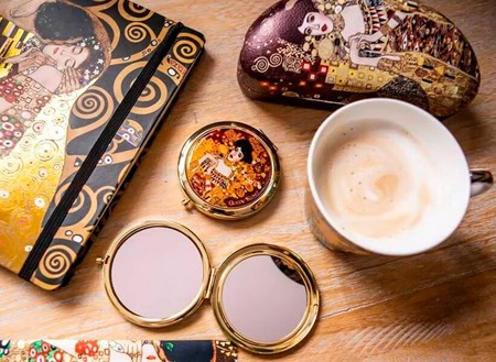 Kunstnerisk Taskespejl med Klimt-motiv. Et Eleganceikon til Hverdagen