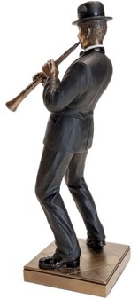GAVE TIL MUSIKER. Flot bronzefigur af Jazz klarinettist. Reol pynt