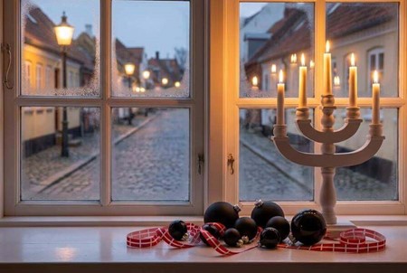 Små julekugler fra Polen, billige priser, sort mat & blank. Ø 3 & 6 cm