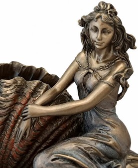 SERVIETHOLDER. Flot Veronese figur i form af en kvinde på en konkylie