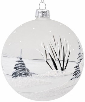 Julekugle glas i gennemsigtig mat hvid med en vinterlandskab. Ø 10 cm