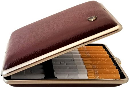 EKSKLUSIVE GAVER TIL HAM. Tyske cigaretetui i mørkebrun ægte læder
