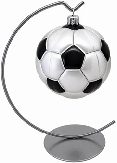 Julepynt fodbold. Glas julekugle i form af sort og sølv fodbold