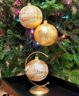 Juletræspynt. Flotte julekugler glas guld med julemotiver. Ø 10cm 6stk