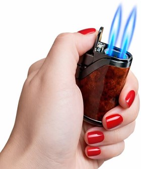 To brænder cigar lighter med cigar punch. Perfekt gave til mænd