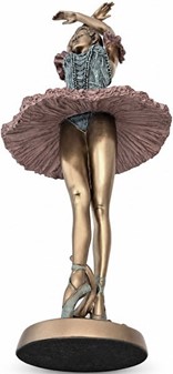 BALLERINA FIGUR. Danserinde figur som romantisk gave til hende