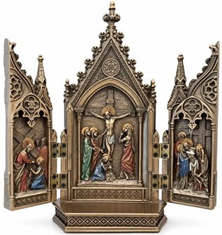 JESU KORSFÆSTELSE. Flot, tredelt Triptykon fra Veronese samling