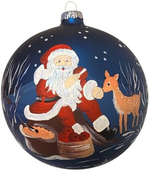 Stor julekugle i blå mat farve med julemand og lille hjorte. Ø 15 cm