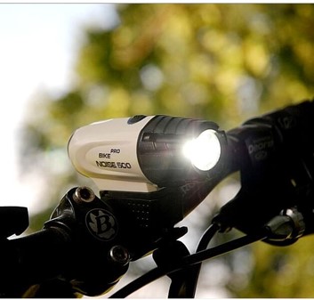 KRAFTIG CYKELLYGTE. Genopladelig cykel forlygte Noise 02, 500 lm