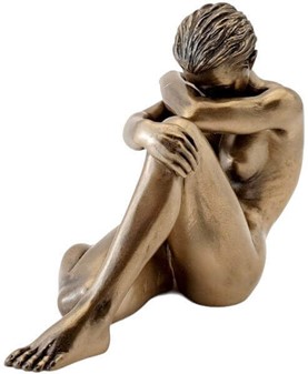 BILLIG KÆRESTE GAVE. Bronze statuette af siddende nøgne kvinde