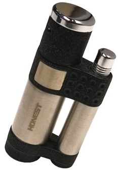 GAVE TIL HAM 30 ÅR. Billig, super cool stormlighter i sølv / sort
