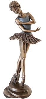 GAVE TIL SØSTER. Dekorativ gave figur af en ballerina i dans