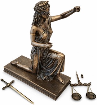 Eksklusiv Justitia figur. Perfekt gave til jurister og nyuddannet
