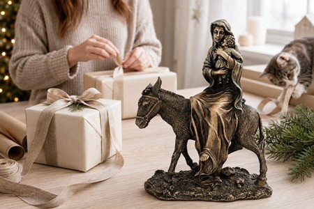 MARIA FIGUR. Maria med Jesusbarnet på et æsel på vej til Jerusalem