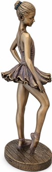GAVE TIL EN BALLERINA. Attraktiv ballerina figur til stue dekoration