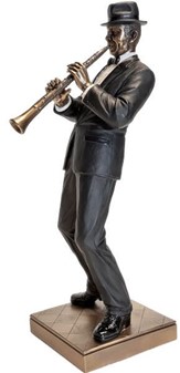 GAVE TIL MUSIKER. Flot bronzefigur af Jazz klarinettist. Reol pynt