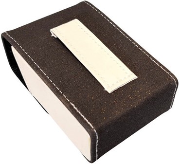 ETUI TIL CIGARETPAKKE. Elegant cigaretetui med magnetisk lukning