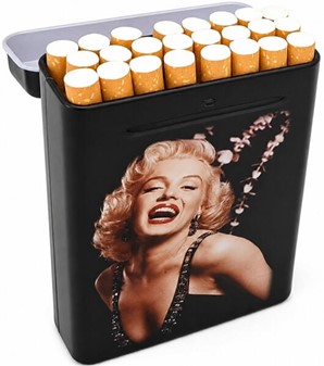 Cigaretetui Metal med Marilyn Monroe og Lucky Dice. To stk i Sæt