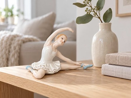 PORCELÆNSFIGUR. Flot porcelæn figur af ballerina. Gave til danserinde