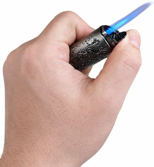 JET LIGHTER. En luksuriøs, vindsikker gaslighter med stilfuldt design
